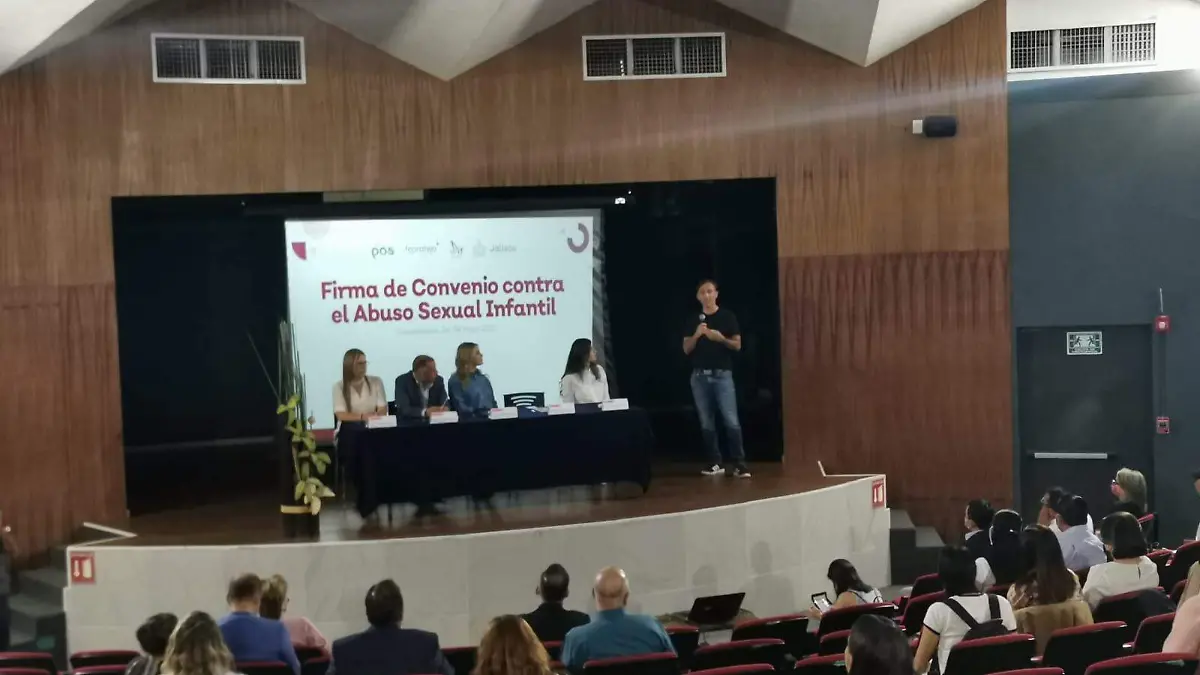 Firma convenio contra abuso sexual infantil